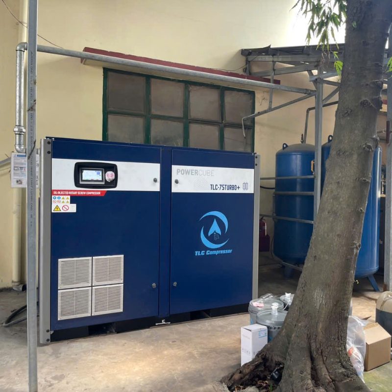 Toàn cảnh phòng máy nén khí công nghiệp TLC tại nhà máy