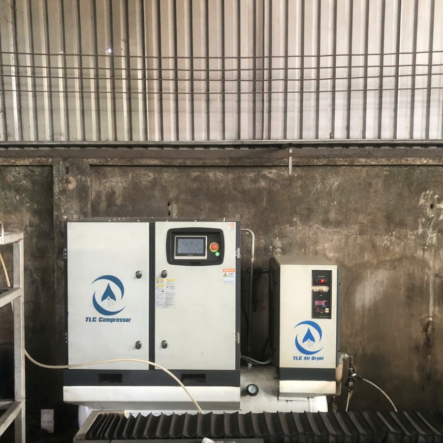 Máy nén khí trục vít 20HP 15kW TLC lắp đặt thực tế tại nhà xưởng