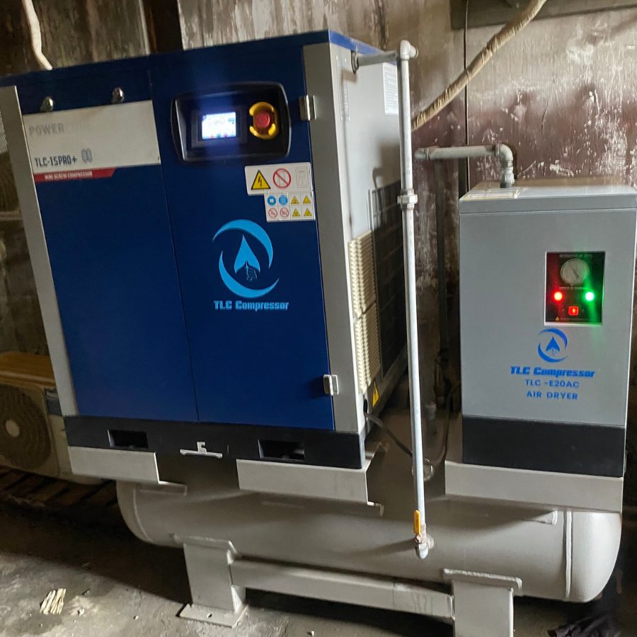 Máy nén khí 20HP trong xưởng gia công cơ khí