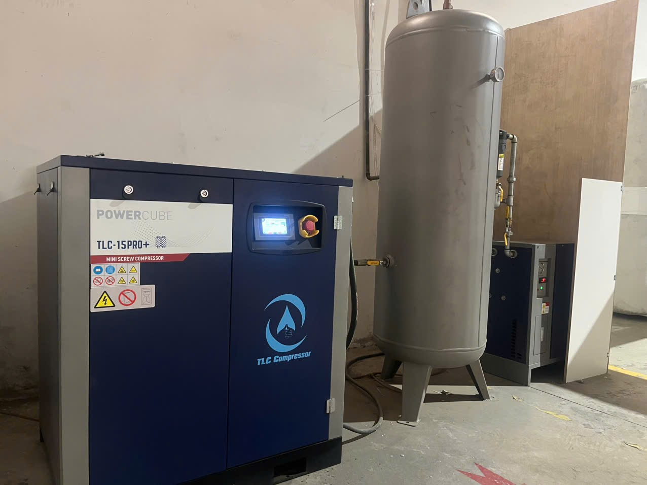 Máy nén khí biến tần: giải pháp tiết kiệm năng lượng cho doanh nghiệp 31 Tiết kiệm năng lượng