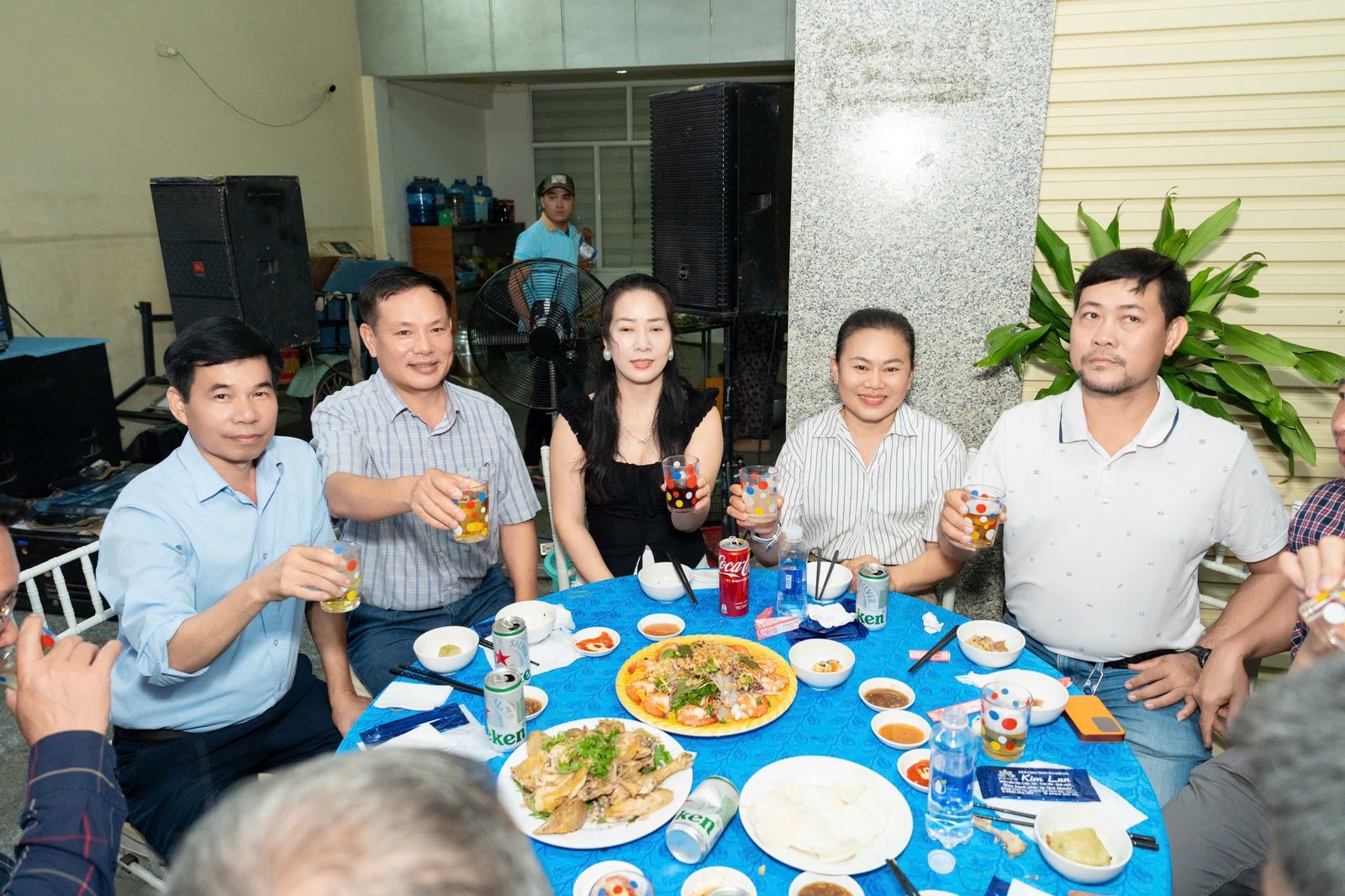 TLC khai trương Trung tâm Bảo dưỡng Máy nén khí tại Quy Nhơn 20 Quà chúc mừng khai trương Trung tâm TLC Quy Nhơn