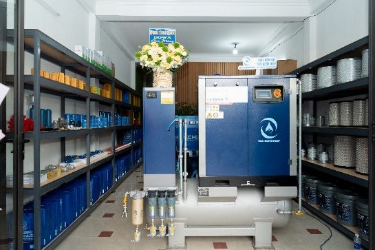 TLC khai trương Trung tâm Bảo dưỡng Máy nén khí tại Quy Nhơn 2 Nghi thức cúng khai trương Trung tâm bảo dưỡng máy nén khí TLC Quy Nhơn