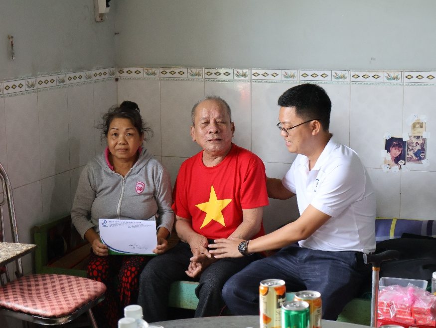 TLC Trao 20 Phần Quà Tri Ân Mẹ Việt Nam Anh Hùng Và Thương Binh Tại Gia Lai 8 TLC thăm hỏi và sẻ chia cùng gia đình có công tại Gia Lai